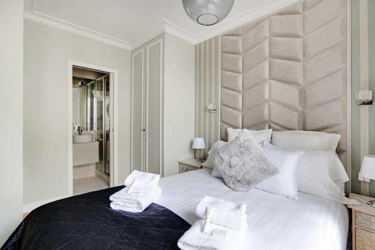 Pick A Flat'S Apartments In Montmartre - Rue Lepic Paris Exterior photo