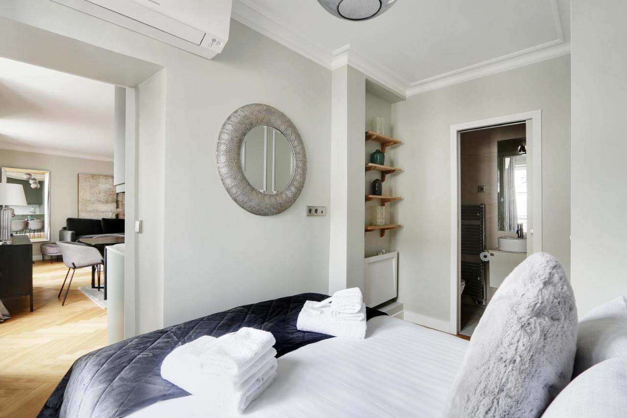 Pick A Flat'S Apartments In Montmartre - Rue Lepic Paris Exterior photo