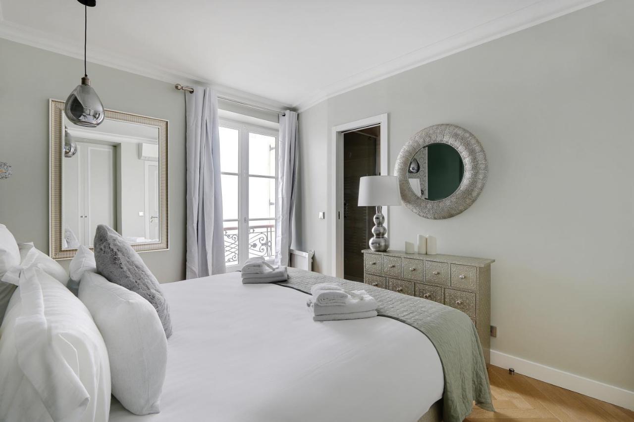 Pick A Flat'S Apartments In Montmartre - Rue Lepic Paris Exterior photo